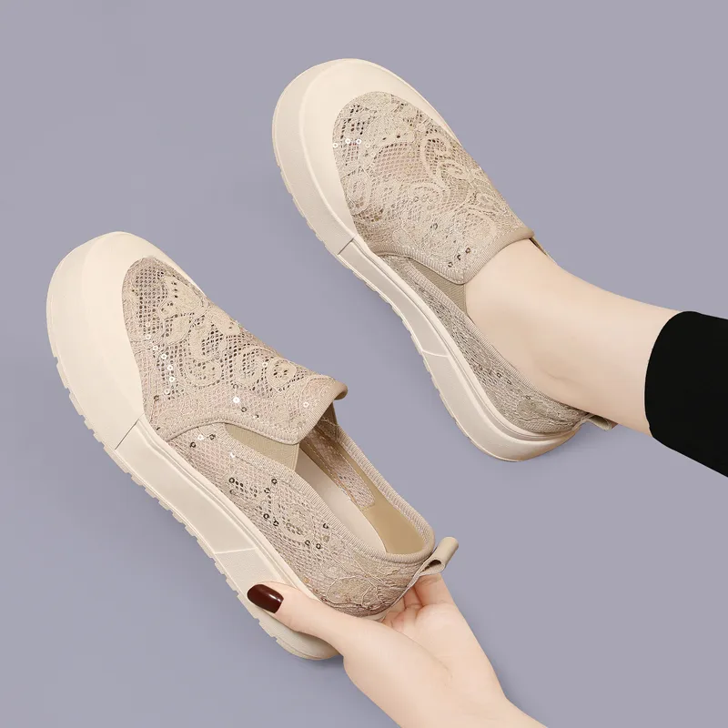 Golden Silk Rabbit Slip-Resistant Low-Top Casual Shoes Women's Black-13