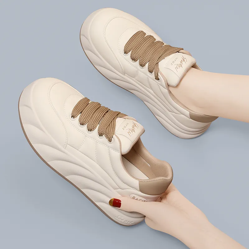 Golden Silk Rabbit Low Top Skateboard Shoes Women's-15