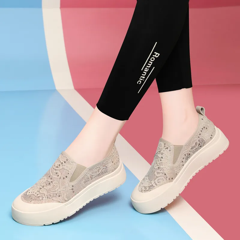 Golden Silk Rabbit Slip-Resistant Low-Top Casual Shoes Women's Black-15