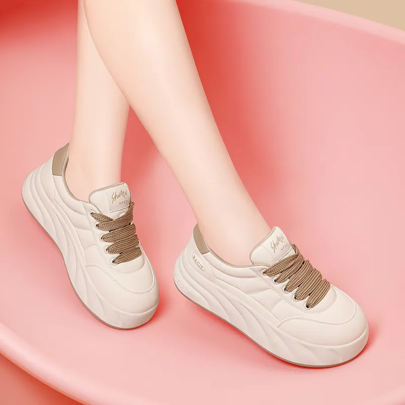 Golden Silk Rabbit Low Top Skateboard Shoes Women's-16