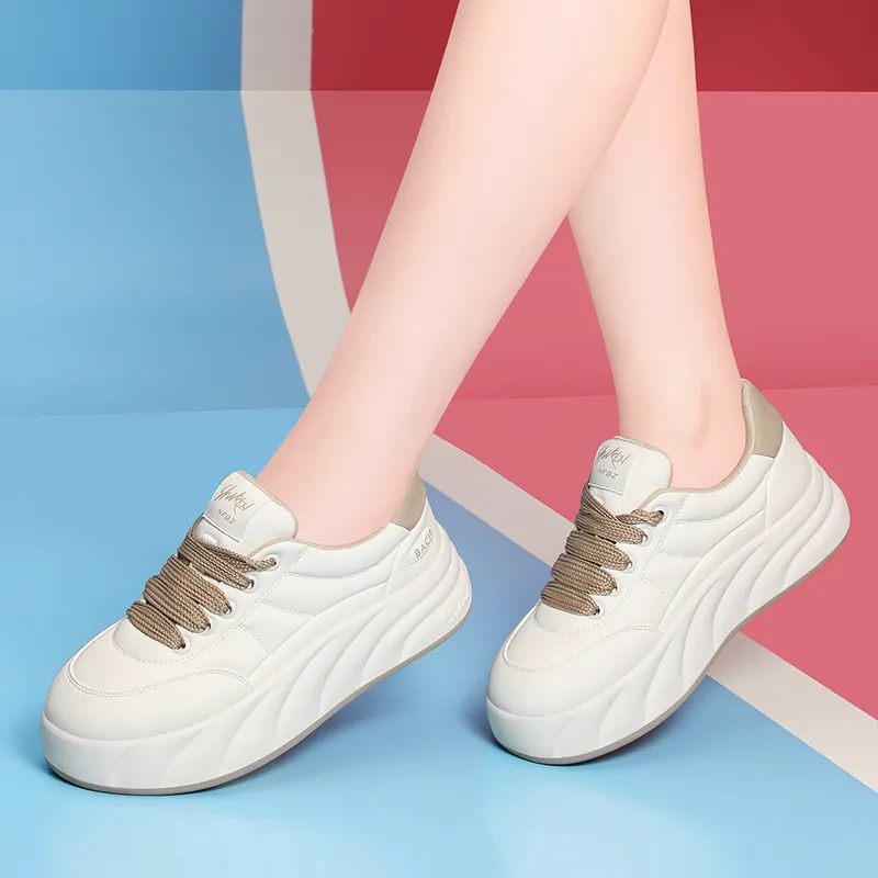 Golden Silk Rabbit Low Top Skateboard Shoes Women's-12