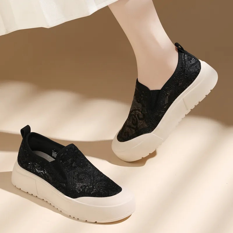 Golden Silk Rabbit Slip-Resistant Low-Top Casual Shoes Women's Black-3