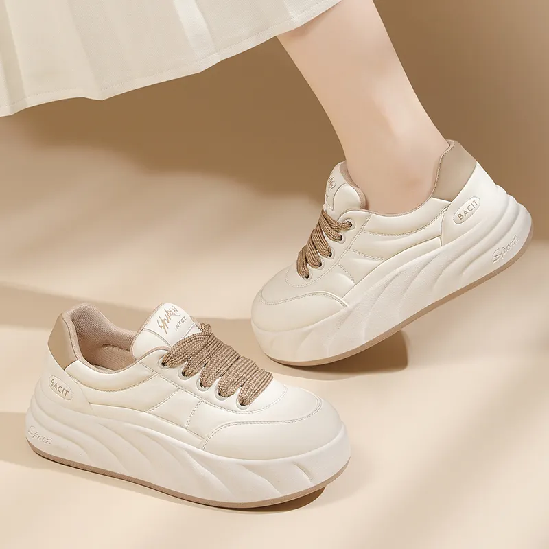 Golden Silk Rabbit Low Top Skateboard Shoes Women's-11