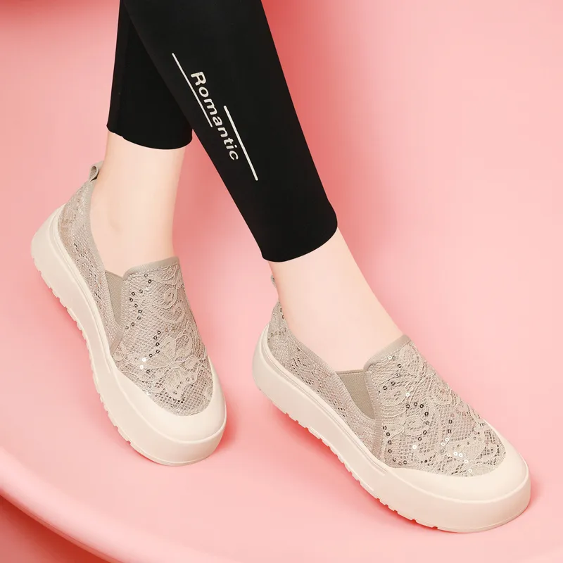Golden Silk Rabbit Slip-Resistant Low-Top Casual Shoes Women's Black-14
