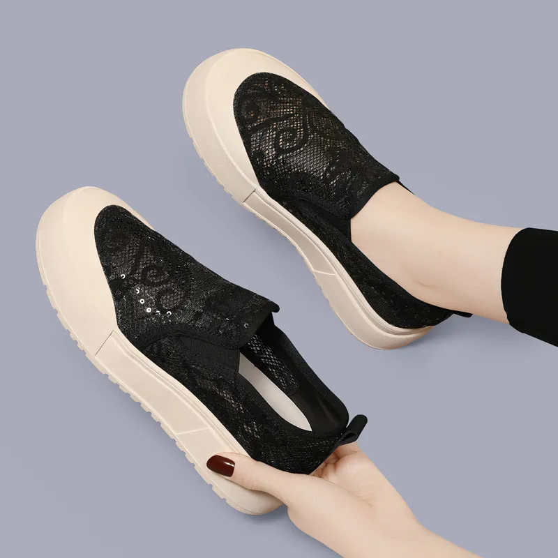 Golden Silk Rabbit Slip-Resistant Low-Top Casual Shoes Women's Black-5