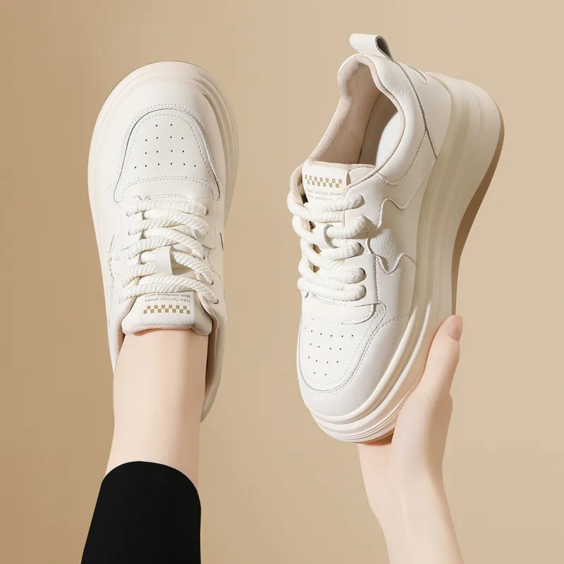 Golden Silk Rabbit Slip-Resistant Cushioning Lightweight Low-Top Skateboard Shoes Women's Black-13