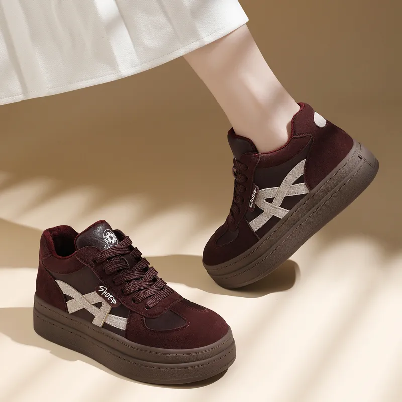Golden Silk Rabbit Mid-Top Skateboard Shoes Women's-11