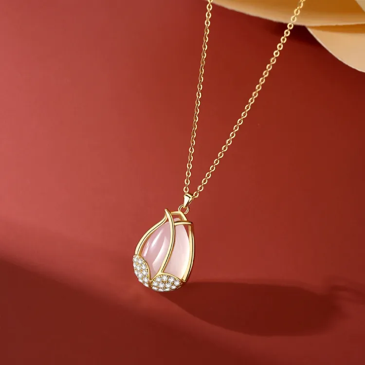Emerald Dynasty Chalcedony Necklaces Women's-2