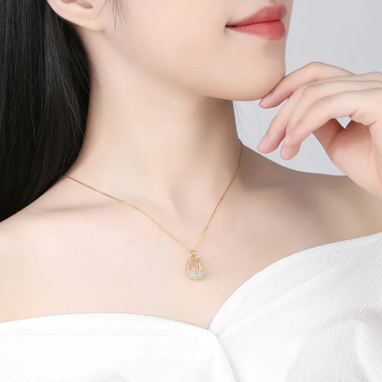 Emerald Dynasty Chalcedony Necklaces Women's-3