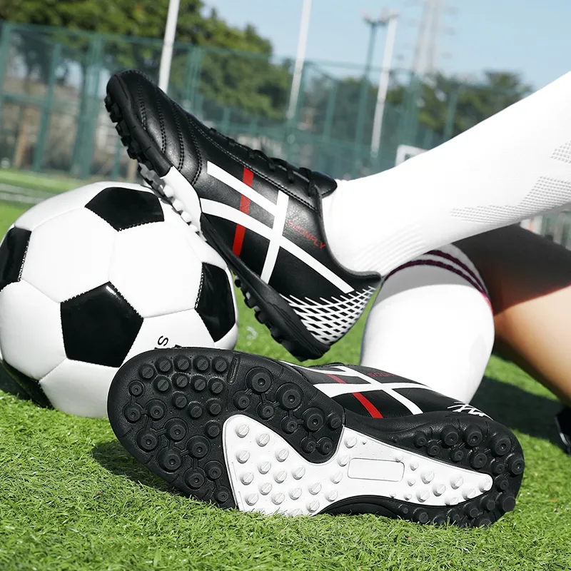 SOONFLY Soccer Shoes Men Low Top Black-6