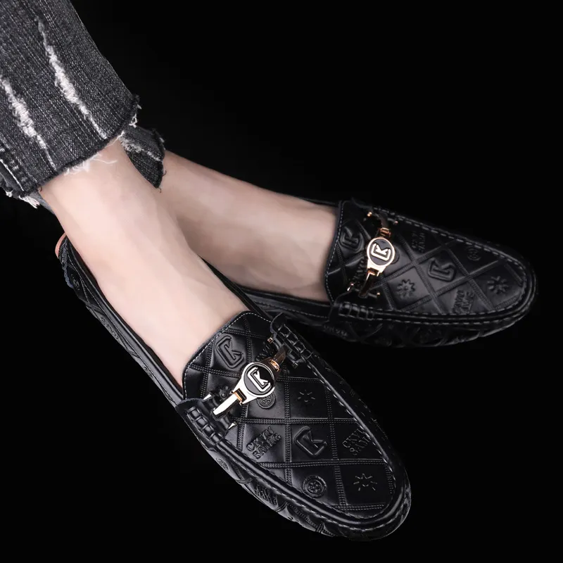 CKVUSAMG Gommino Loafers Men Black/White/Blue-12