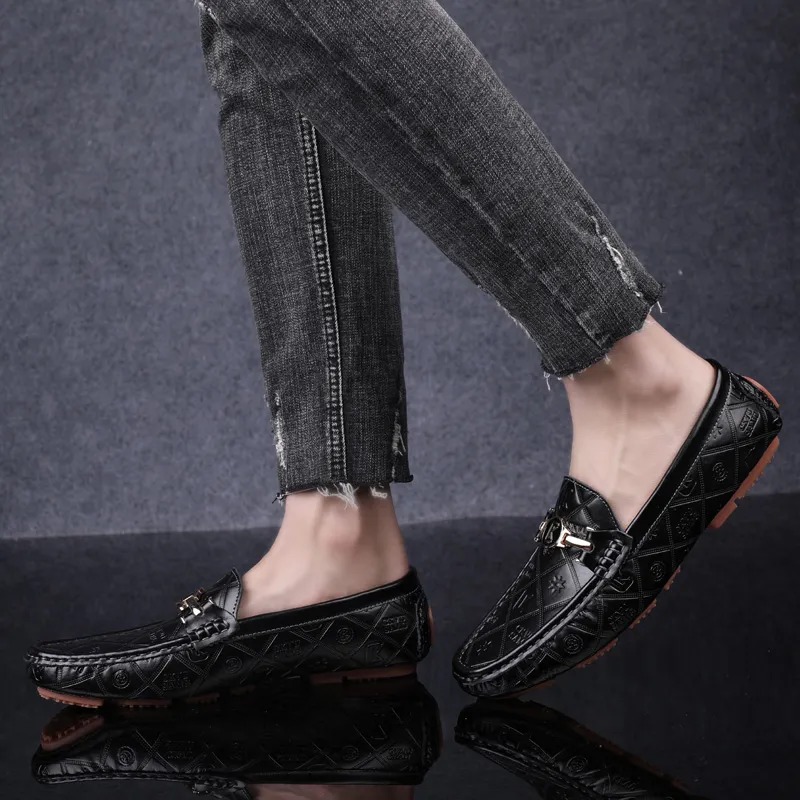 CKVUSAMG Gommino Loafers Men Black/White/Blue-14