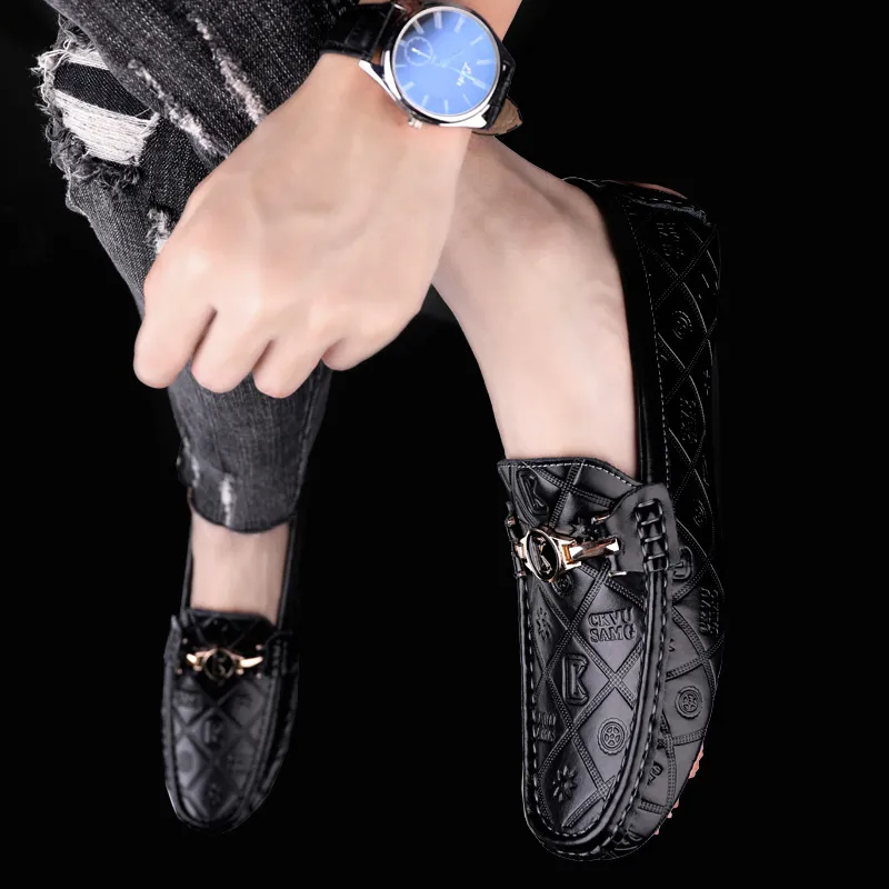 CKVUSAMG Gommino Loafers Men Black/White/Blue-13