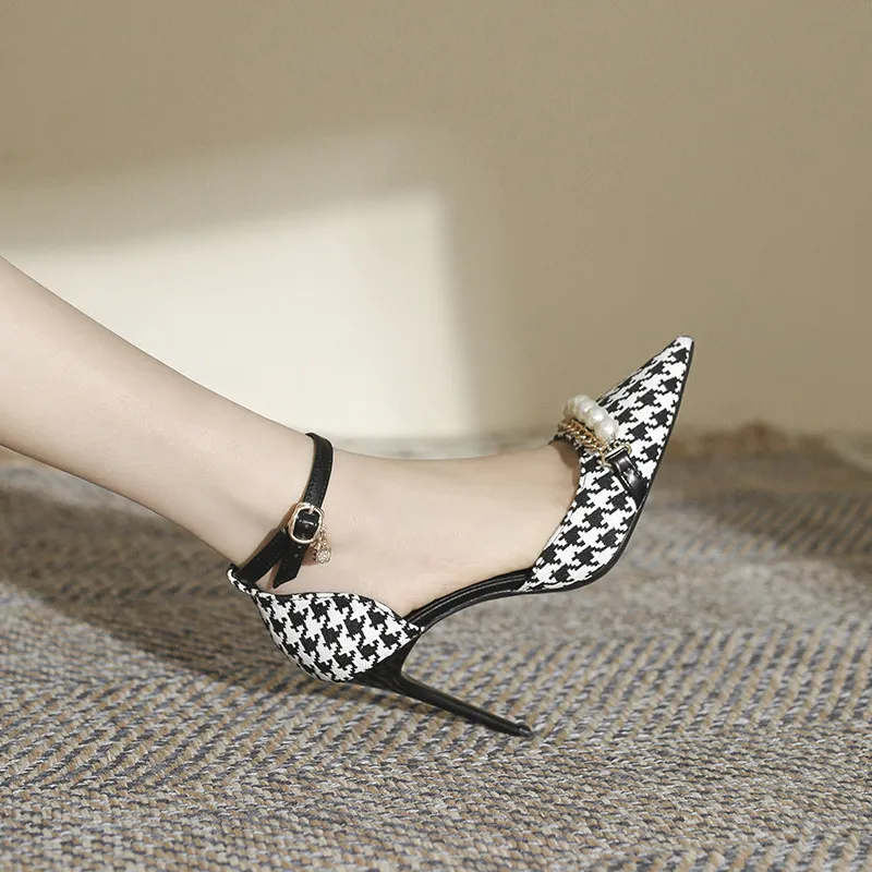 RoseDoris Slim Heel High Heels Women's Black-3