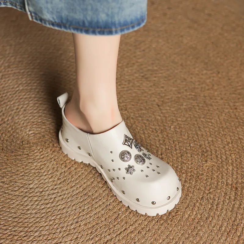 Su Yanjiao Stud Metal Abrasion Resistant Closed Toe Slippers Women's-11
