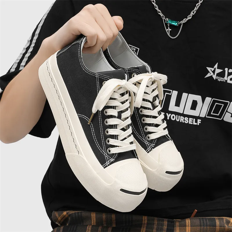 OUBT Open Mouth Smiley Face Breathable And Slip Resistant Low Top Canvas Shoes Unisex-3