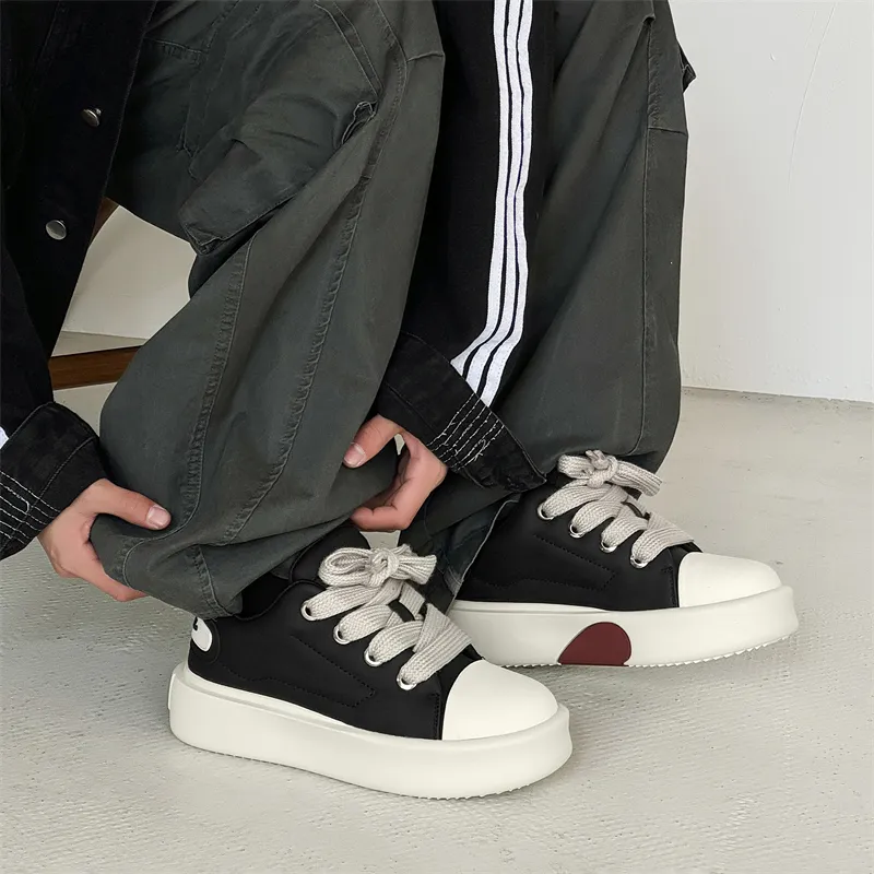 KUNGFUDEER Cool Play Collection Low Top Skateboard Shoes Unisex Black-1