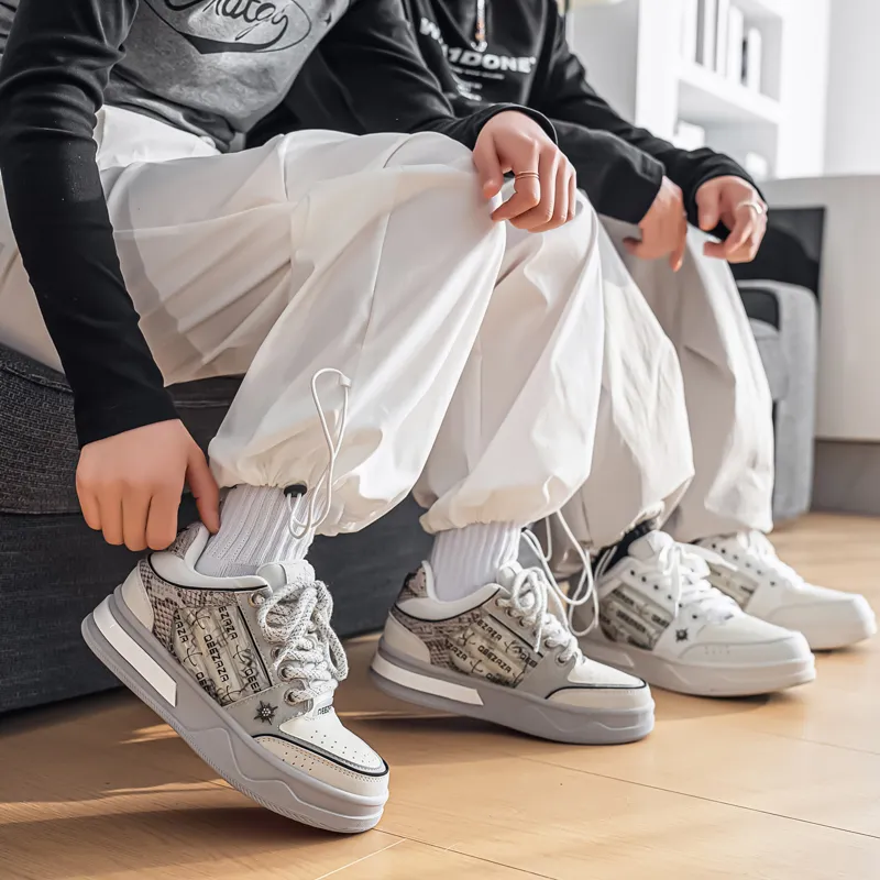 KUNGFUDEER Collection Of Accessories Anti Slip Wear Resistant Low Top Skateboard Shoes Unisex-1