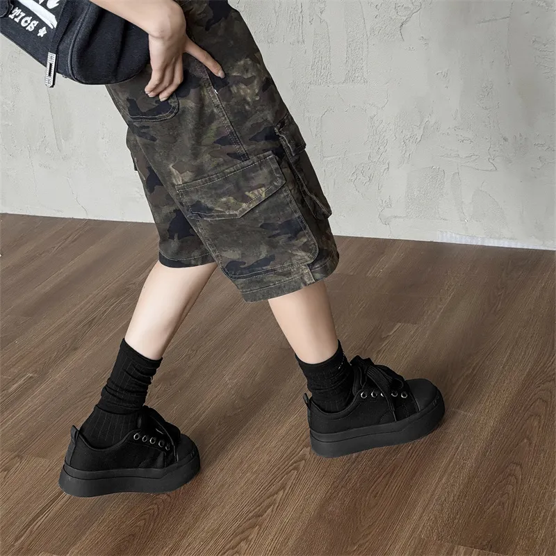 KUNGFUDEER Thread Line Collection Anti Slip Wear Resistant Low Top Skateboard Shoes Unisex Black-5
