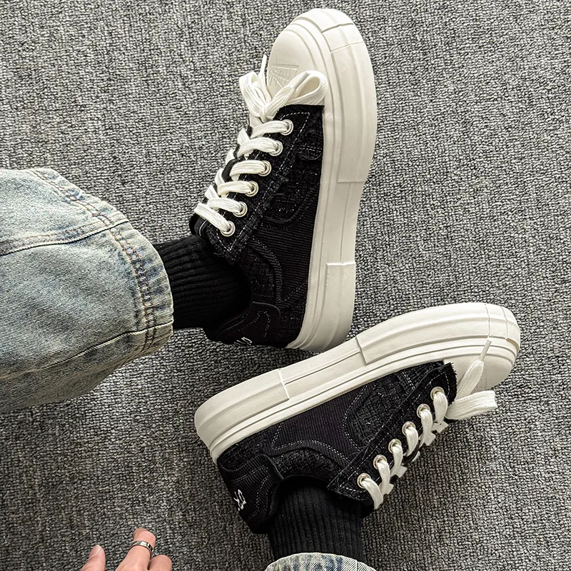 KUNGFUDEER Low Top Skateboard Shoes Unisex Black-2
