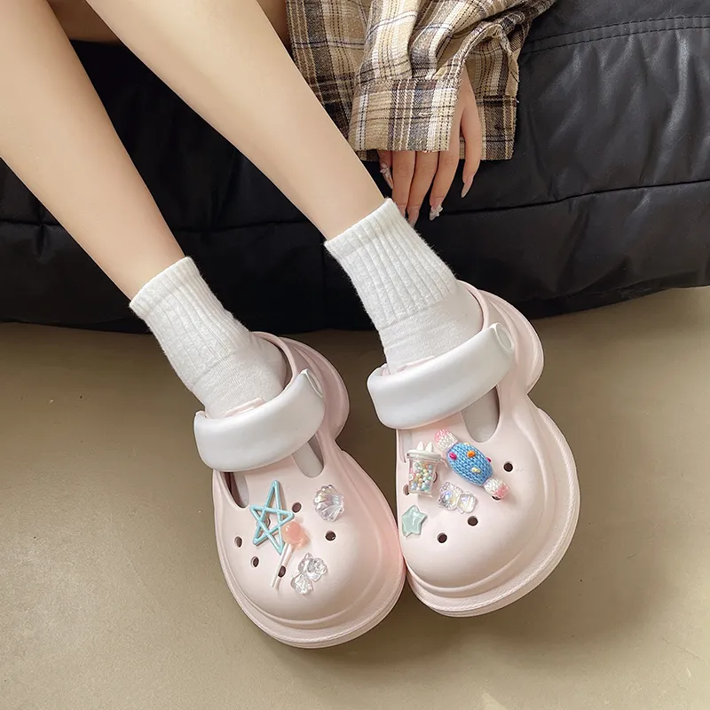 Craftsman gang Clogs Women's-6