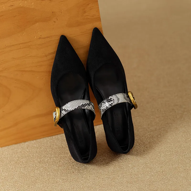 WUJI Flared Heel High Heels Women's Black-2