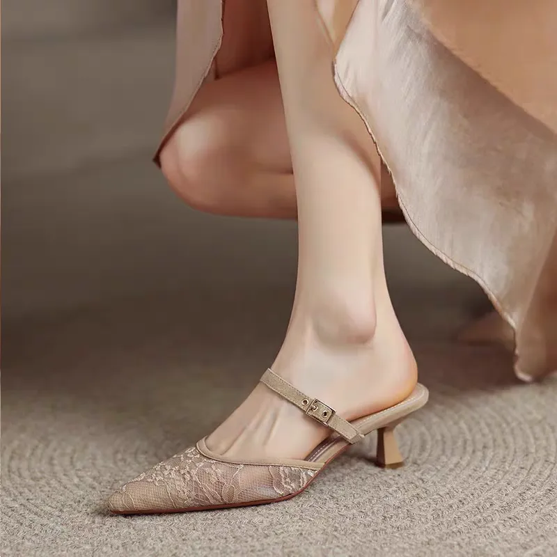 WUJI Flared Heel High Heels Women's-4
