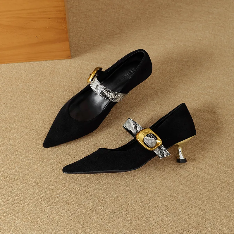 WUJI Flared Heel High Heels Women's Black-5