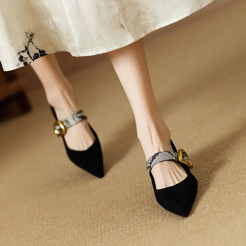WUJI Flared Heel High Heels Women's Black-3