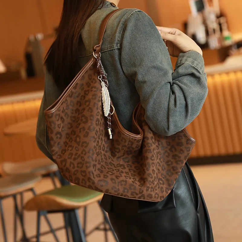 H YXIANG Microfiber Synthetic Leather Shoulder Bag Regular Women's Dark Leopard/Light Leopard-2