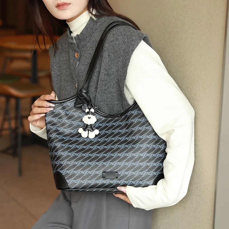H YXIANG Microfiber Synthetic Leather Shoulder Bag Regular Women's Truffle Black-2