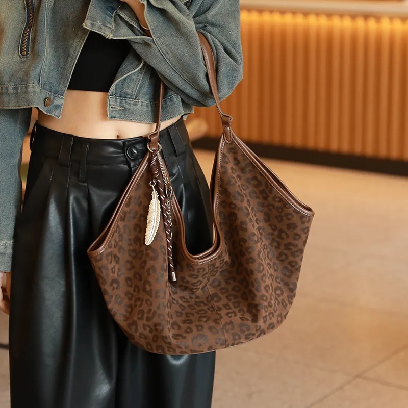 H YXIANG Microfiber Synthetic Leather Shoulder Bag Regular Women's Dark Leopard/Light Leopard-4