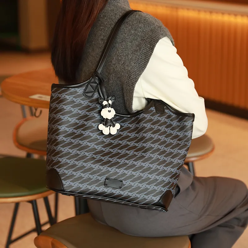 H YXIANG Microfiber Synthetic Leather Shoulder Bag Regular Women's Truffle Black-6