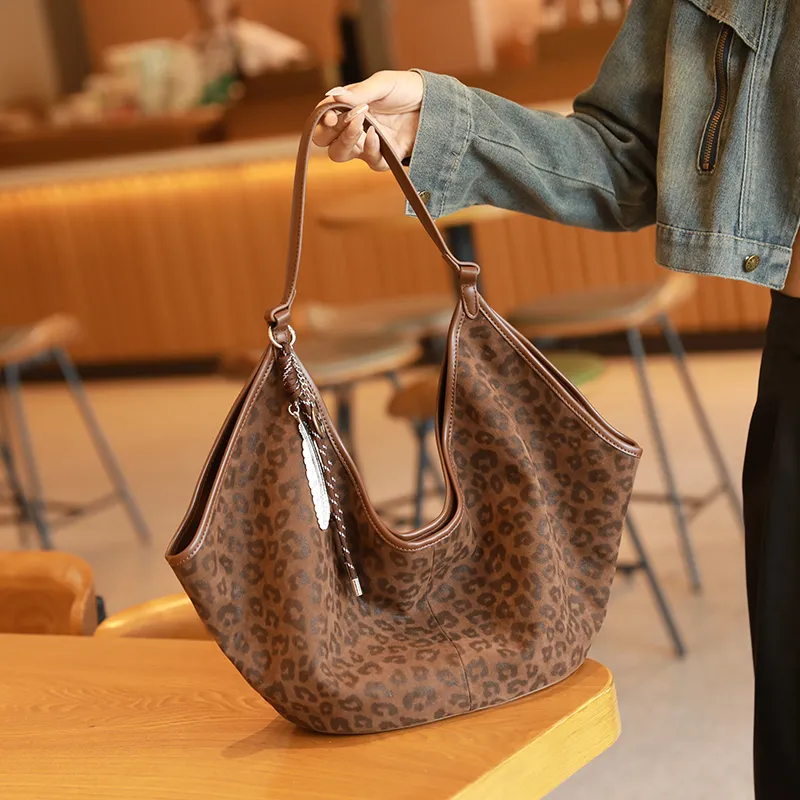 H YXIANG Microfiber Synthetic Leather Shoulder Bag Regular Women's Dark Leopard/Light Leopard-7