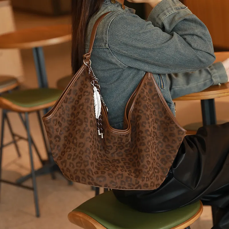H YXIANG Microfiber Synthetic Leather Shoulder Bag Regular Women's Dark Leopard/Light Leopard-1