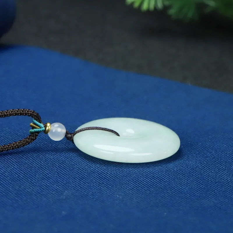 Cuizu Glutinous Jade Necklaces Unisex-4