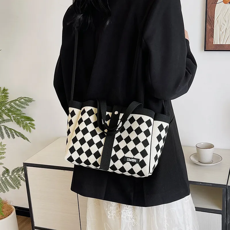 ALOENEY Knitted Fabric Shoulder Bag Regular Women's Black-1