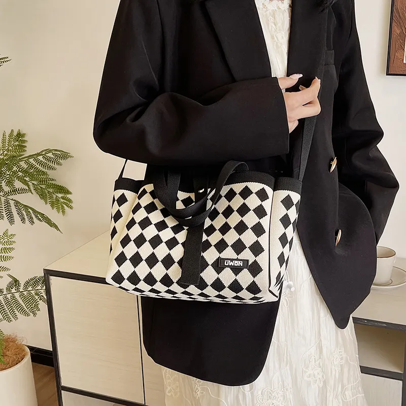 ALOENEY Knitted Fabric Shoulder Bag Regular Women's Black-3