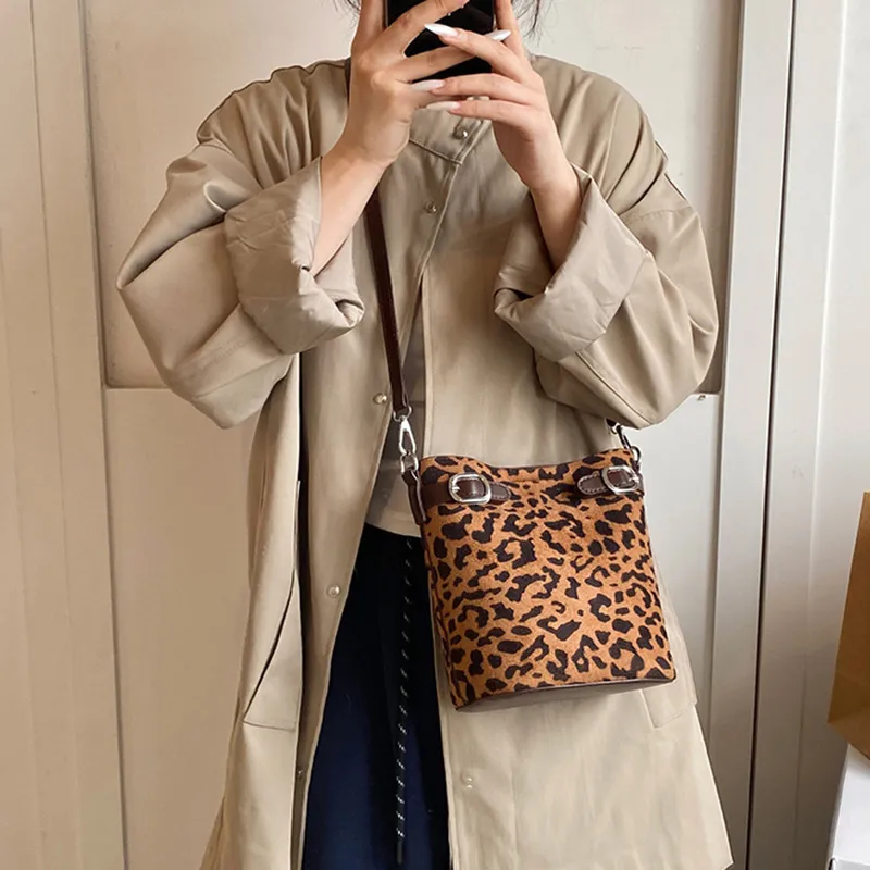 ALOENEY Shoulder Bags-9