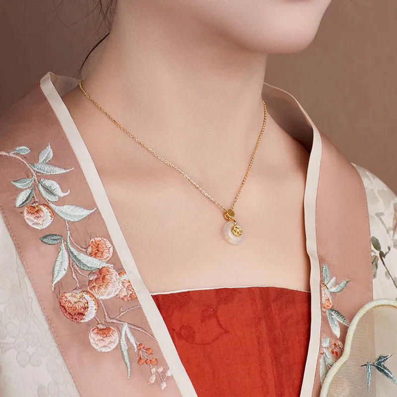 Asia Star Chalcedony Necklaces Women's-1