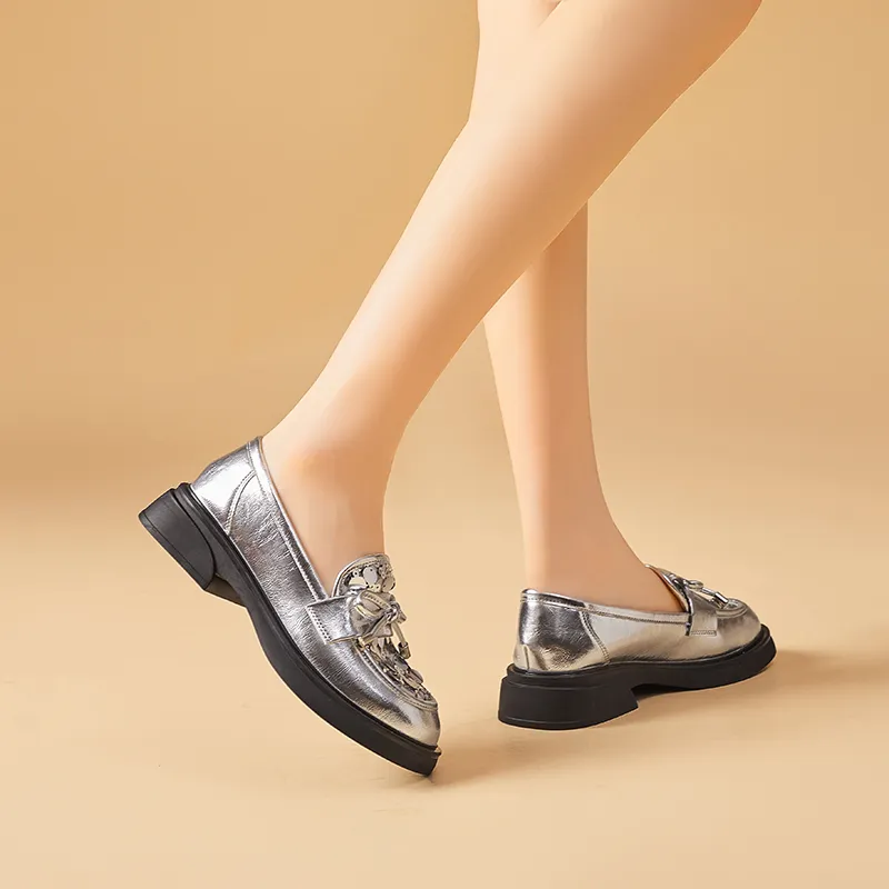 MODERN BELLE Loafers Women's Silver/Black-4