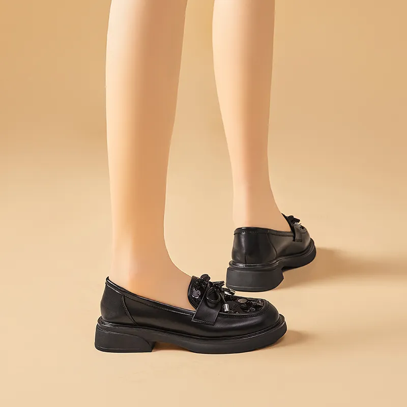 MODERN BELLE Loafers Women's Silver/Black-8