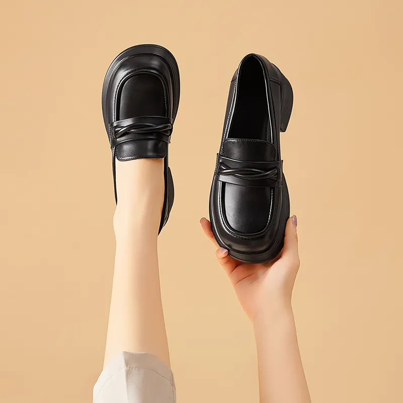 MODERN BELLE Loafers Women's Black-1