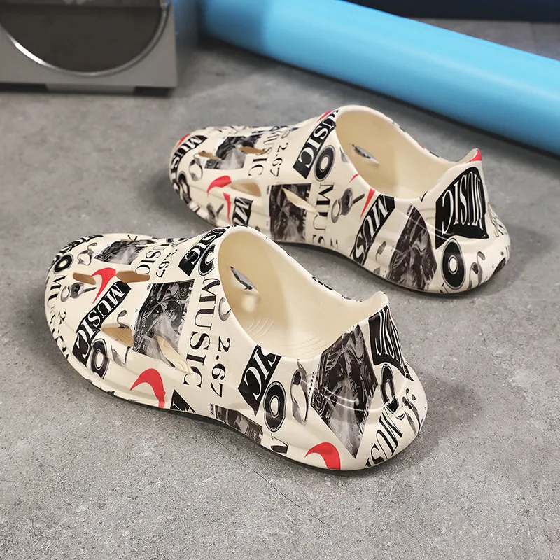 BEAR UNION Closed Toe Slippers Khaki-42