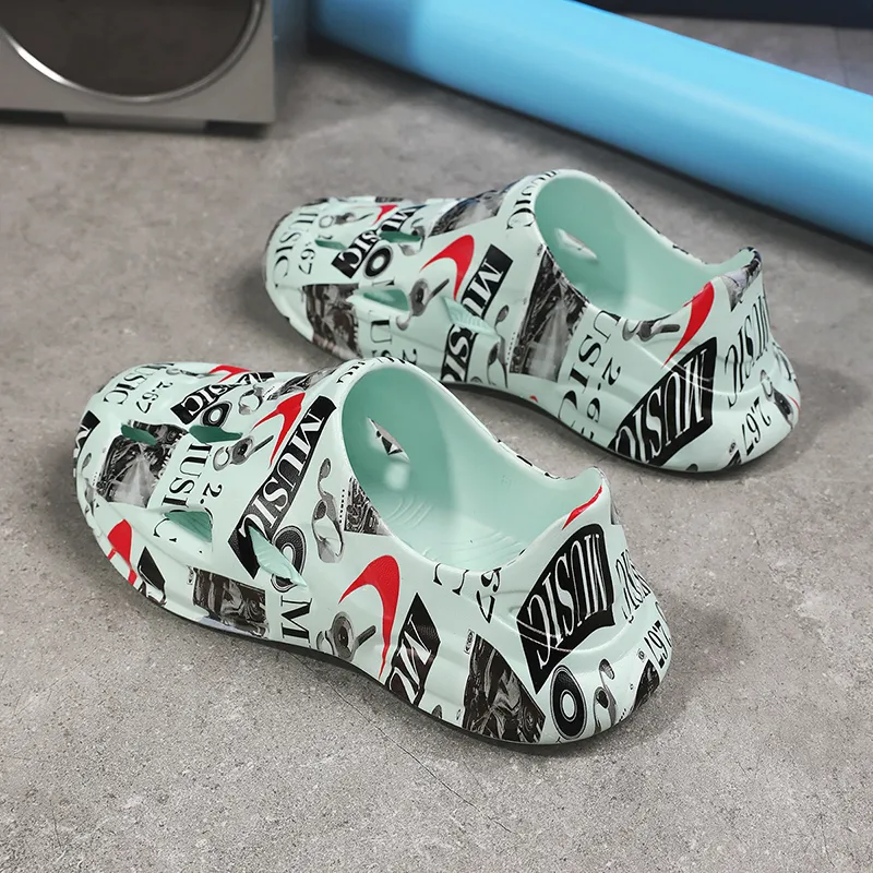 BEAR UNION Closed Toe Slippers Khaki-58