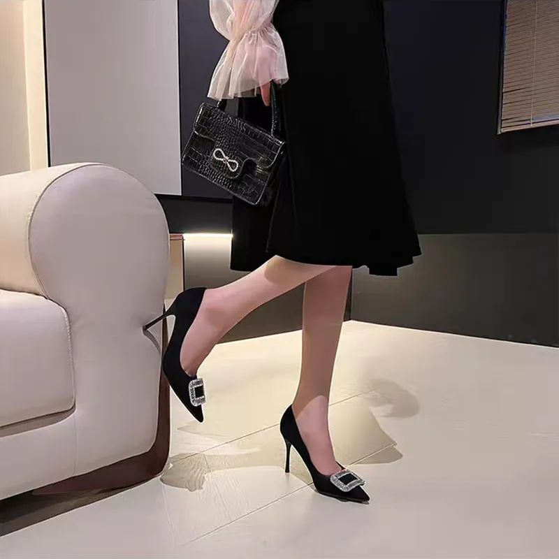 LUNNIFEIYA Slim Heel High Heels Women's Black-5
