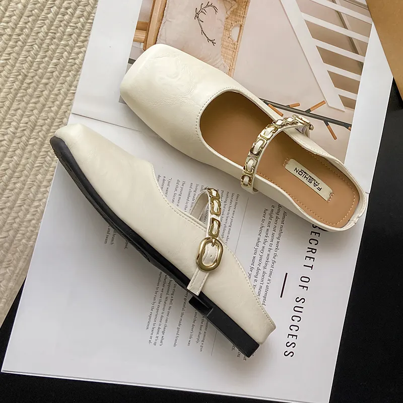 Captain Illy Closed Toe Slippers Women's-10