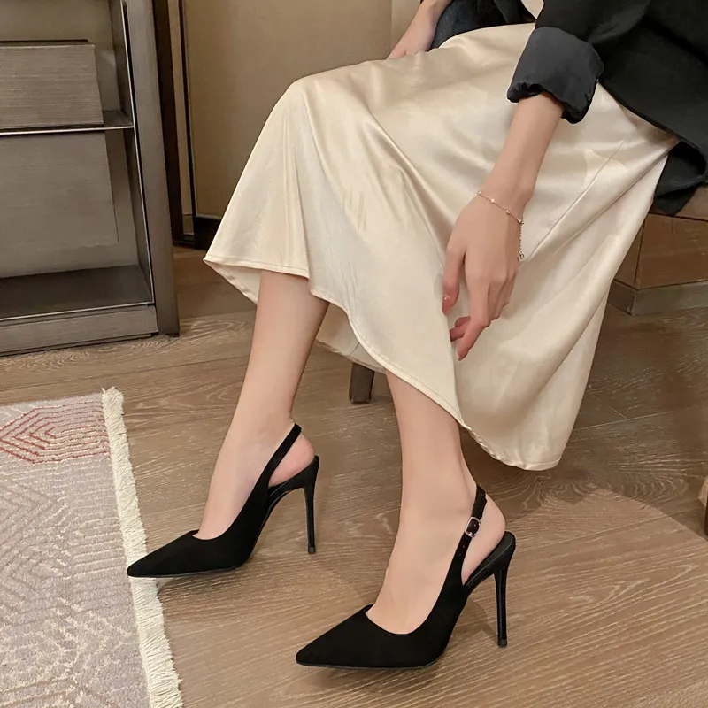 CHILI Slim Heel High Heels Women's Black-1