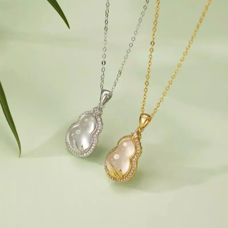Suddenly Lucky Chalcedony Necklaces Women's-7