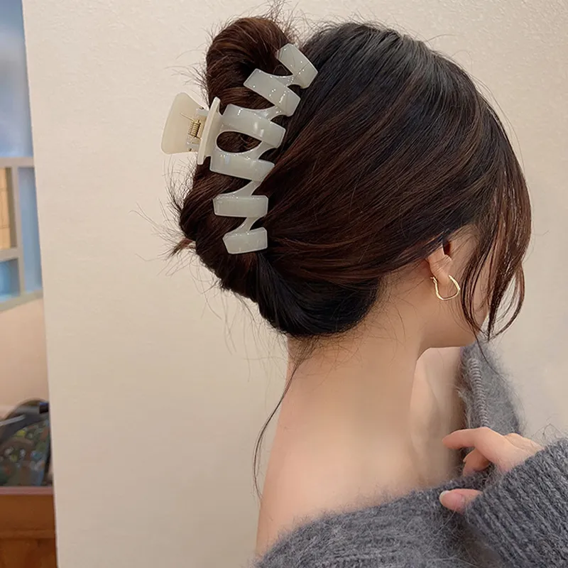 Suddenly Lucky Acrylic Hair Clips Women's-3